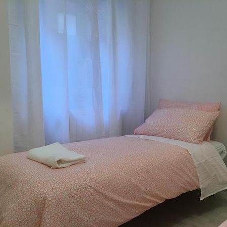 Milan Nice Flat In Red Metro Екстериор снимка