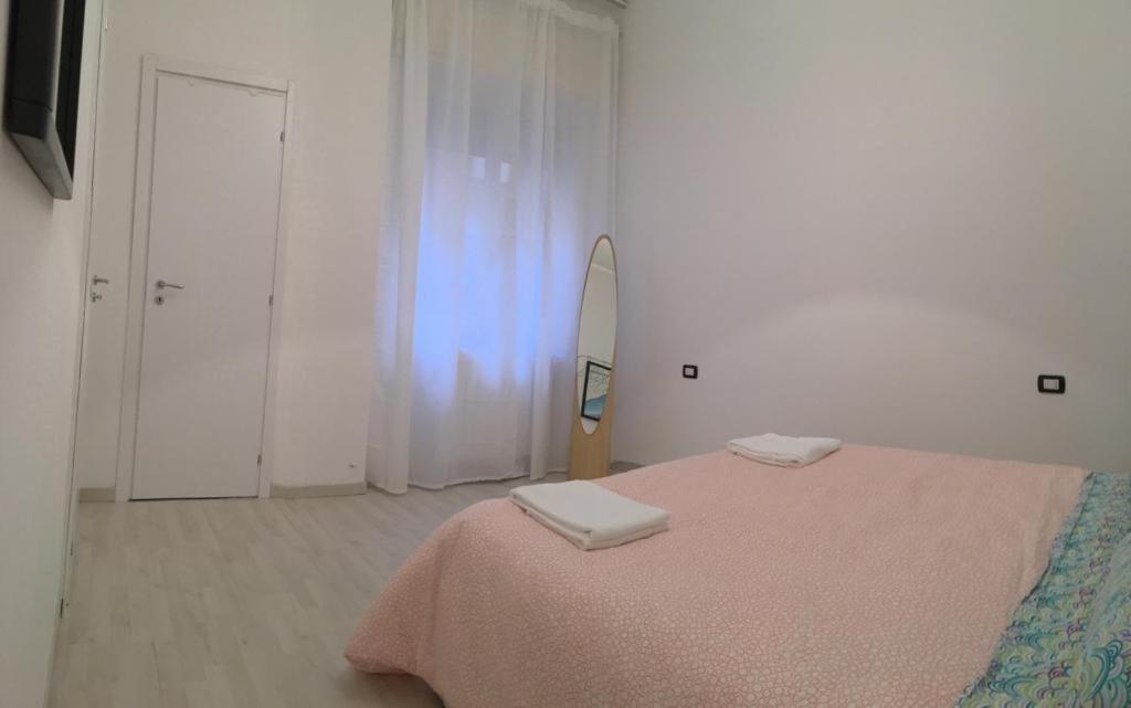 Milan Nice Flat In Red Metro Екстериор снимка