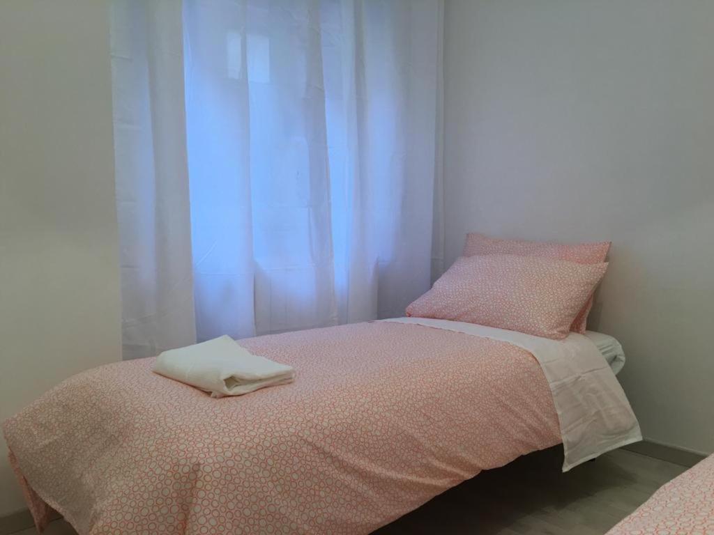 Milan Nice Flat In Red Metro Екстериор снимка