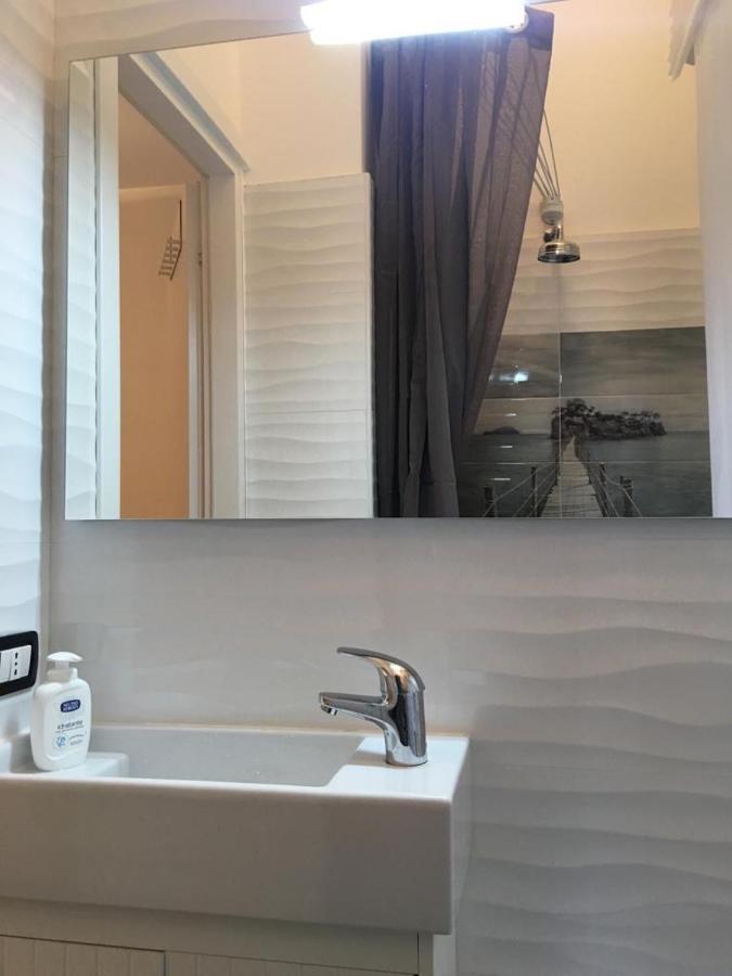 Milan Nice Flat In Red Metro Екстериор снимка